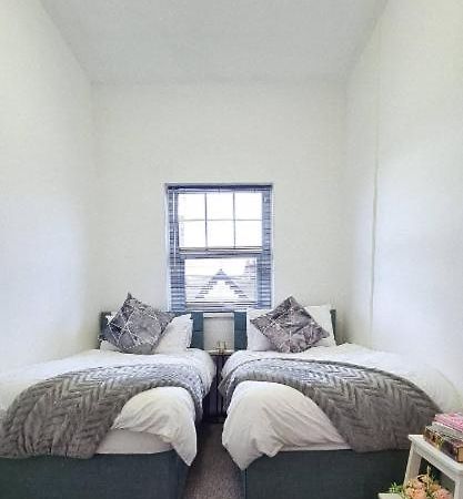 Entire 2 Bed Flat On 3Rd Floor Near City Centre & Stadium Cardiff Eksteriør bilde